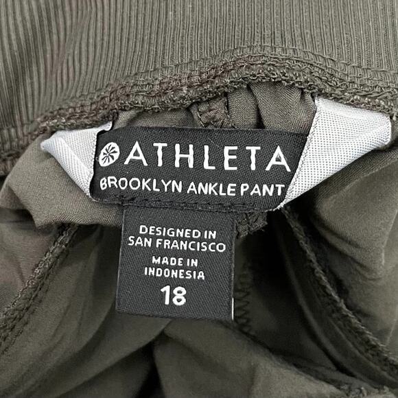 Athleta Size 18 Green Brooklyn Ankle Pants Lightweight Travel Casual Athleisure - Picture 7 of 15